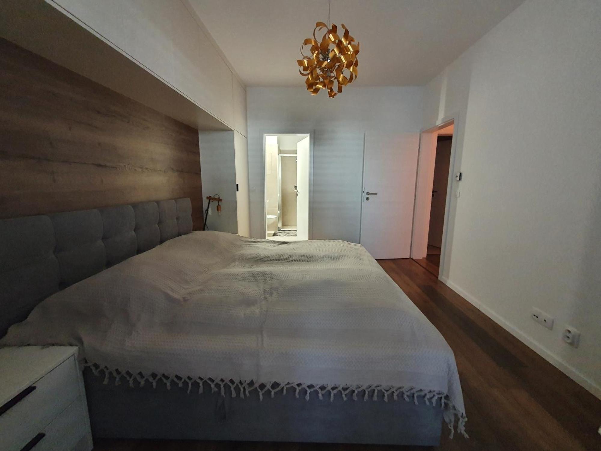 Lovely 2-bedroom In *